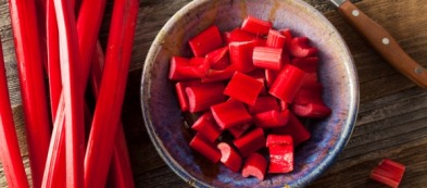 Rabarbaro rosso: produttivo, ornamentale e perfetto in cucina
